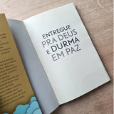 Entregue pra Deus e durma em paz | Laura Harris Smith