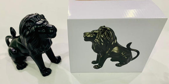Leão sentado porcelana preta